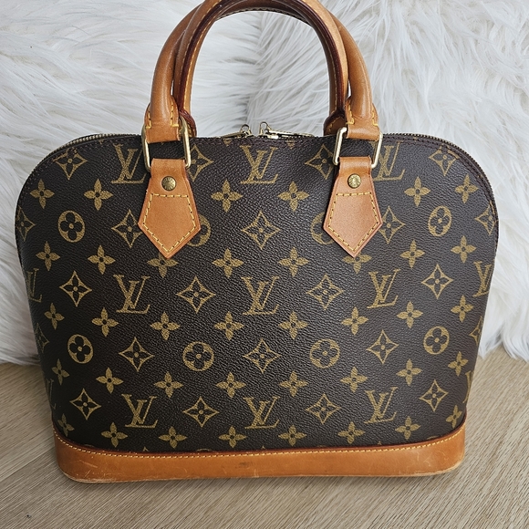 SOLD 🔥🔥Authentic Louis Vuitton Alma PM - Picture 3 of 17